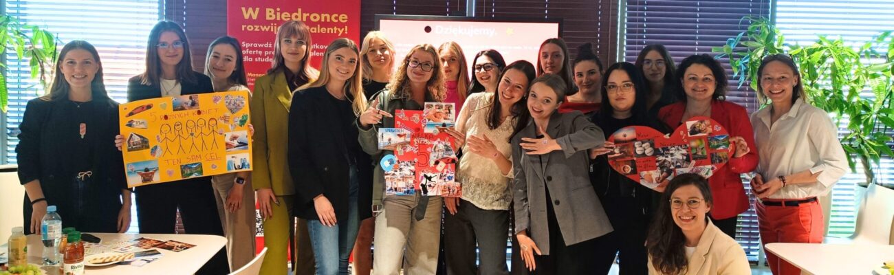 Uczestniczki programu SheLeads Tomorrow