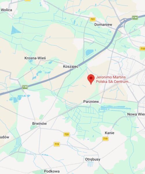 Widok mapy z zaznaczeniem centrum dystrybucyjnego Biedronki w Parzniewie.