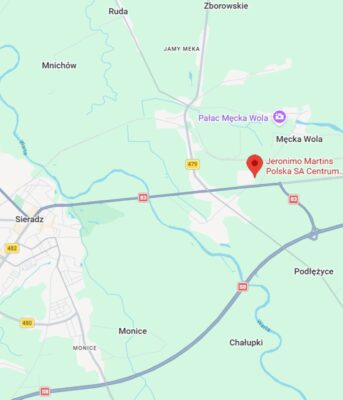 Widok mapy z zaznaczeniem centrum dystrybucyjnego Biedronki w Sieradzu.